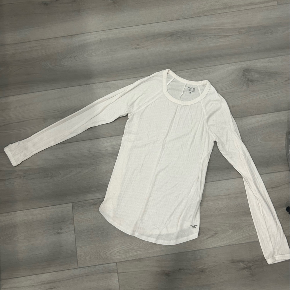 Hollister “must have collection” Long Sleeve